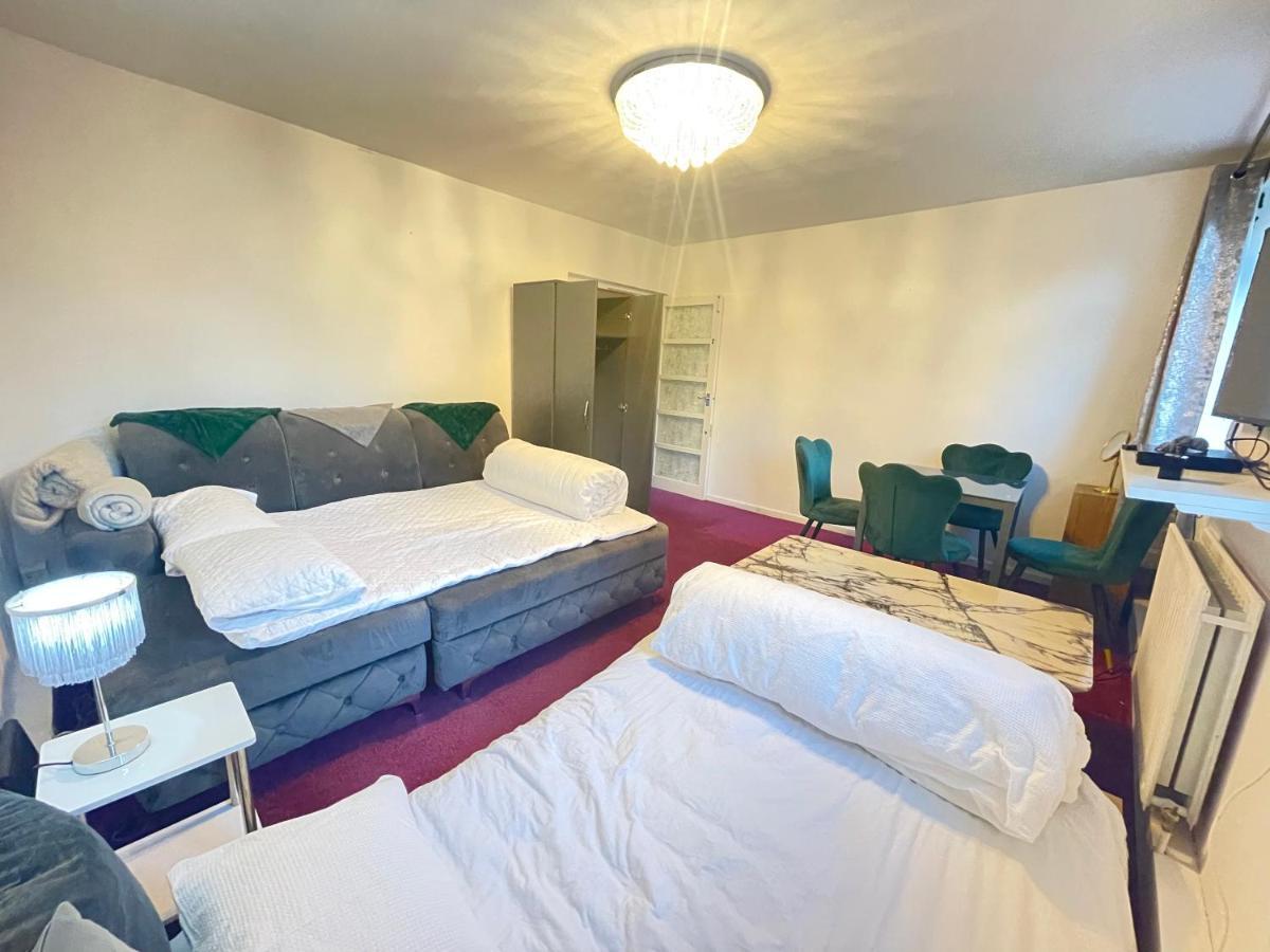 Room With Shared Kitchen Londra Esterno foto